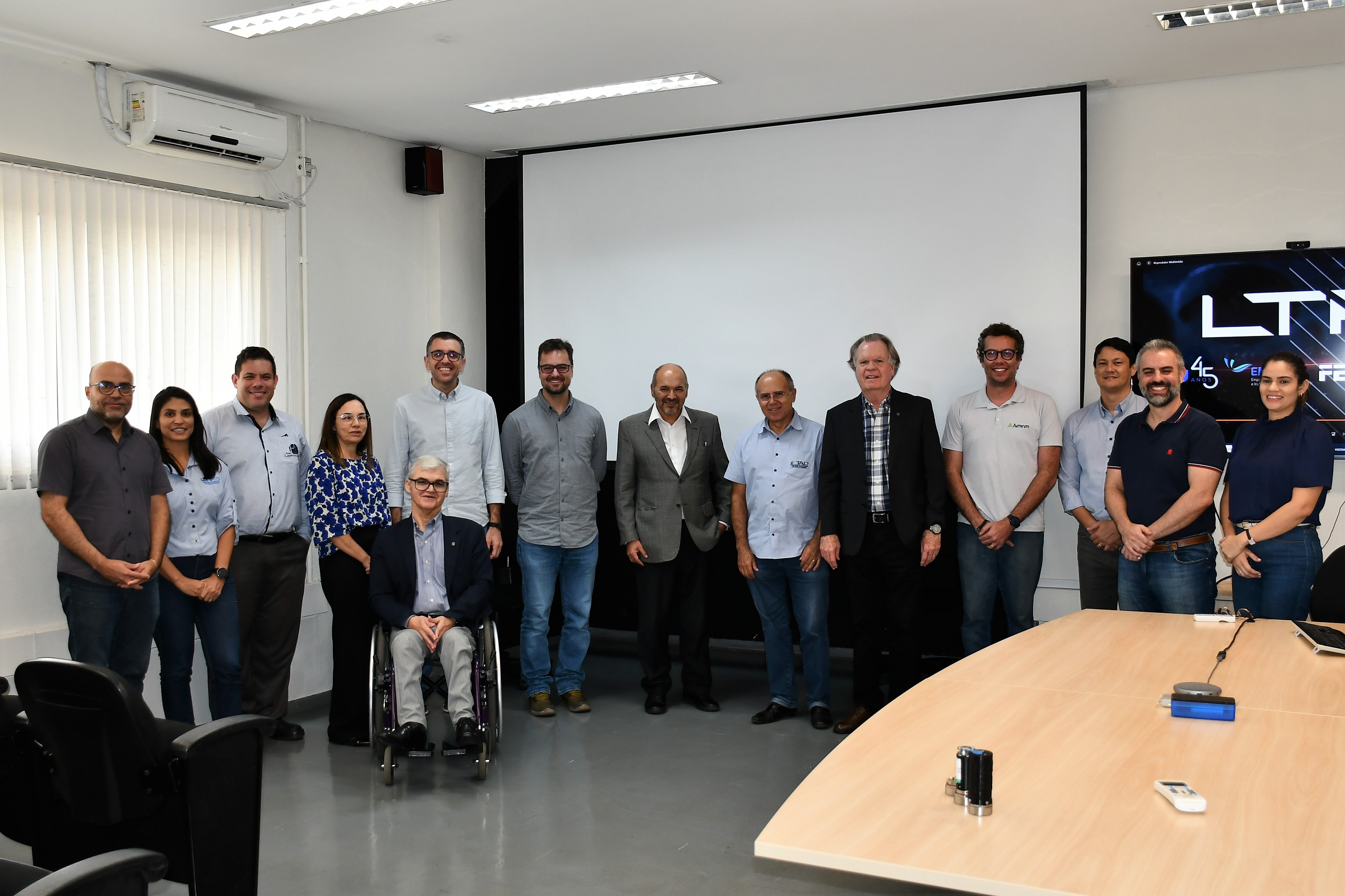 Presidente da Fapemig, Carlos Alberto Arruda de Oliveira, visita laboratórios da UFU  (Milton Santos)