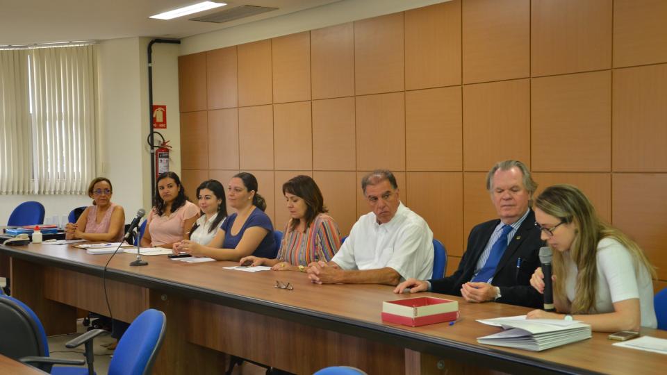 Cerimônia aconteceu na sala dos conselhos (Fotos: Milton Santos)